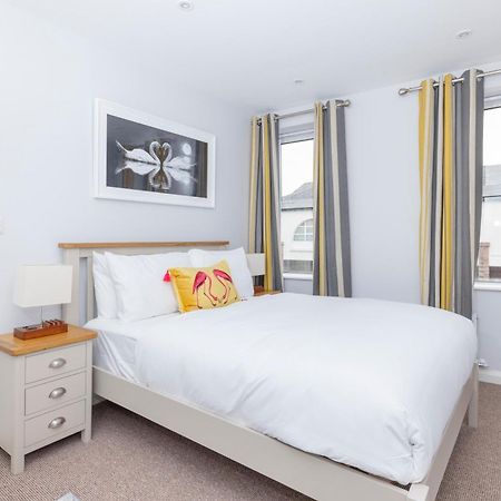 Modern 2 Bed Apartment Enniskillen Exteriör bild