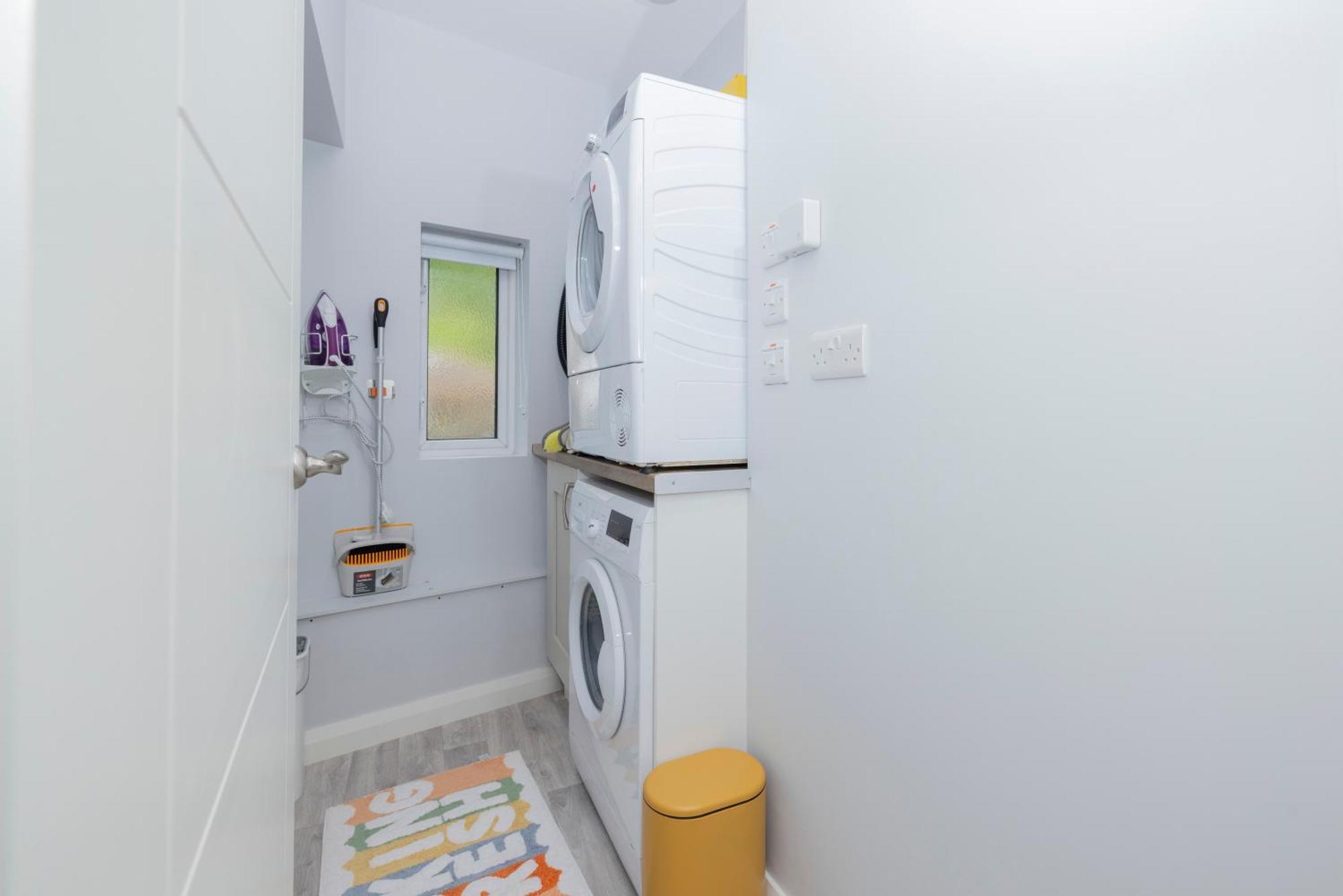 Modern 2 Bed Apartment Enniskillen Exteriör bild